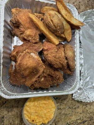 8 piece fried chicken and jojos, small mac n cheese