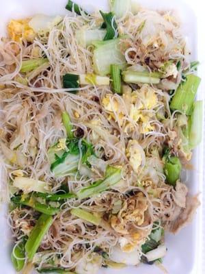 Stir fried rice noodles with egg & veggies. Must have!