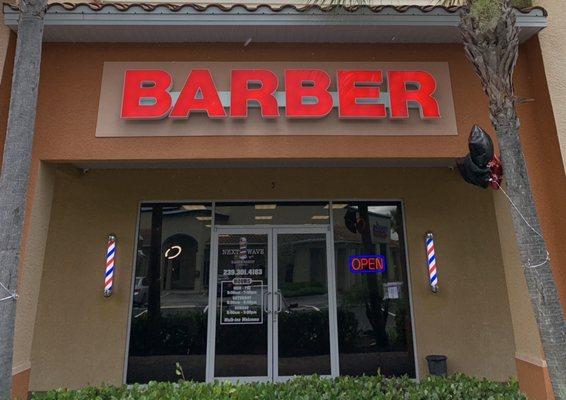 Estero's newest barbershop! Come get a great haircut, always with a razor finish!