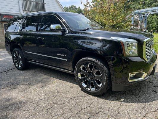 GMC Denali Full detail