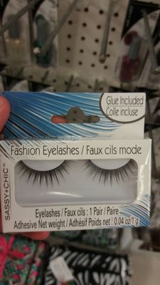 I found these nice eylashes and Wet n Wild brushes!