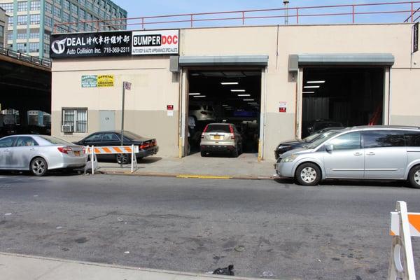 We service the entire New York area and have both English and Chinese service reps ready to assist you on getting back in your vehicle.