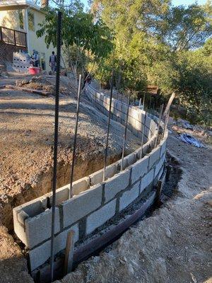 Retaining wall