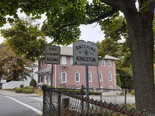 Entering Kingston from Plymouth.