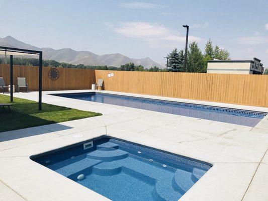 Outdoor pool and Jacuzzi