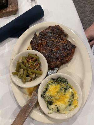 Ribeye steak, green beans, and spinach maria