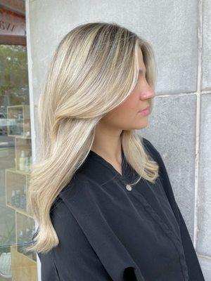 Soft and effortless blonde from Afton