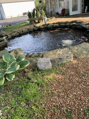 Avery large fountain and pond