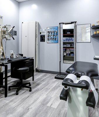 Grant Chiropractic & Physical Therapy xray room - Chandler Chiropractic Treatment