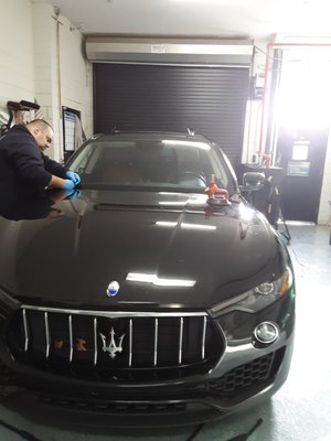 Maserati Lavante windshield replacement