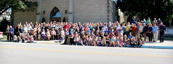 The members of FUMC Chanute welcome you!  Worship Times:  9:00am / 11:00am.