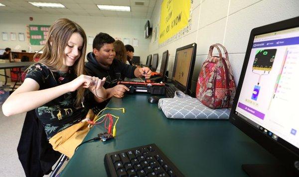 Boiling Springs Middle School Students Working on a STEM Project