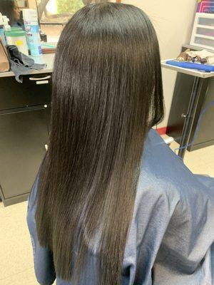 Keratin treatment eliminates fluffiness in the hair, leaving it smoother, softer, more manageable and very hydrated.