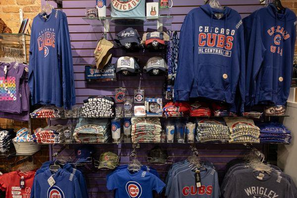 Show your love for the Chicago Cubs with items from I Love Chicago's specially-curated Cubs collection.