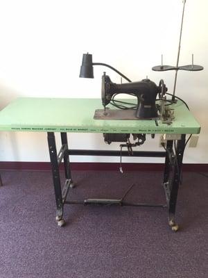 Complete refurbished for sewing machine this sewing machine was damage imagine before service.