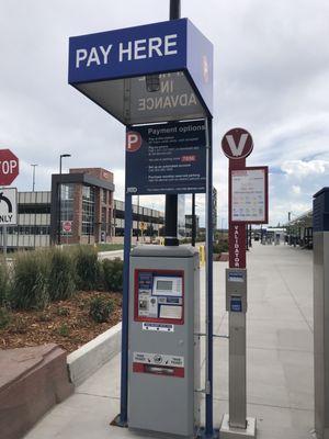 Parking fee and validation machine for paper tickets