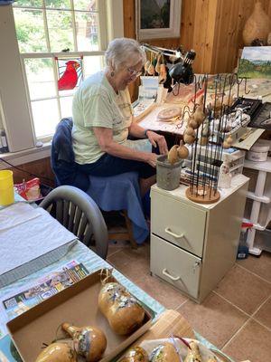 Gourd painter