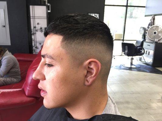 Barber Q: 310-889-4331