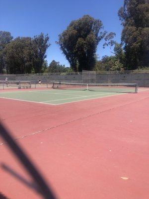 6 tennis courts