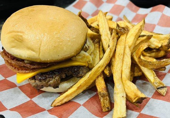 Bacon Cheeseburger with Homefries