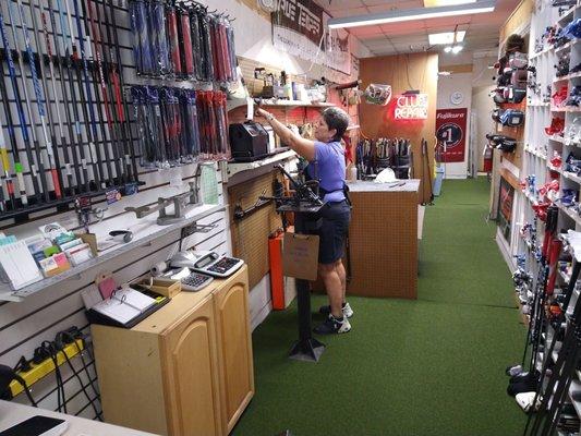 Club champ Allison checking the CPM on my Adams Prototype hybrid. Cycles Per Min equal 291