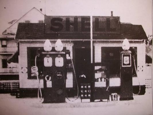 Original station front in 1937