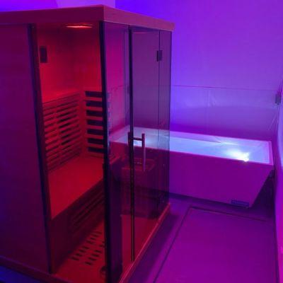 Hot and Cold Contrast Therapy Room