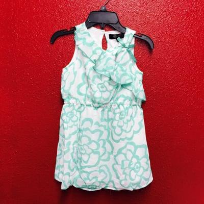 Girls dress 
 Sizes 7-16