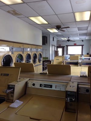 Brown's Laundromat