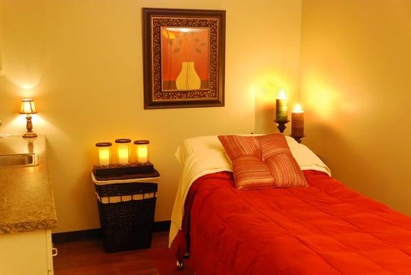 Massage, Organic Body Treatments and Acupuncture Room