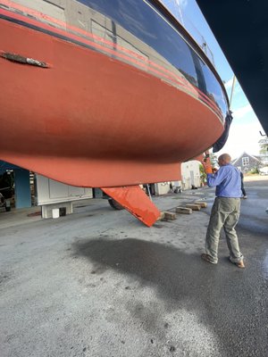 Pre-Purchase Marine Survey Inspection: short haul / bottom inspection with Centerboard lowered. Survey coordinated by Charlotte Kinkade.