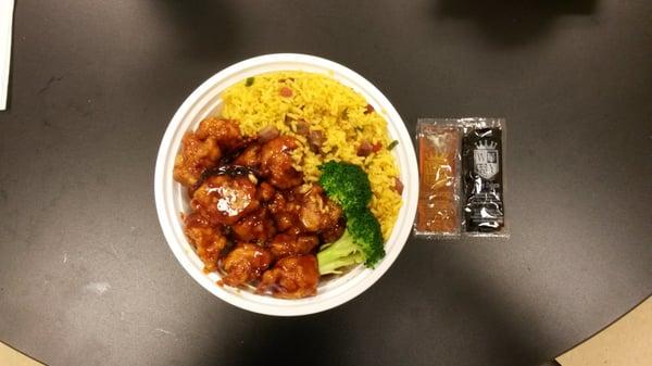 General Tso's chicken lunch special