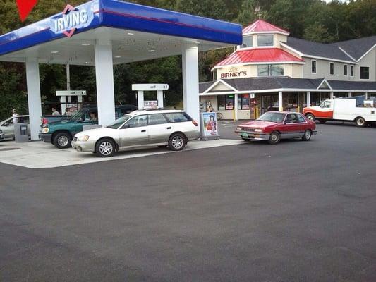 Birney's reopened its brand new convenience store in the same tradition of low prices, but this time with Irving gasoline !