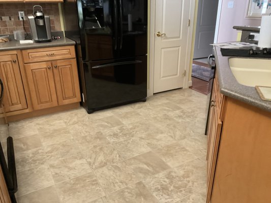 Vinyl Installation
 Mannington Gold#100001 Muirs Point/Natural Pumice 12'x11