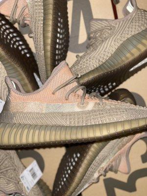 Yeezy "Sand Taupe"