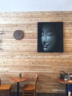 Art and lovely wood walls! Upgrade!