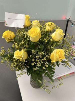 Dozen yellow roses