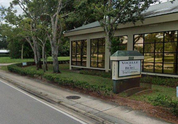 Vocelle Berg lawyers located at 3333 20th Street in Vero Beach, FL