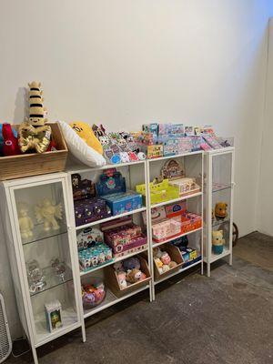 Micro art gallery and toy shop - featuring the best blind box toys and plush.