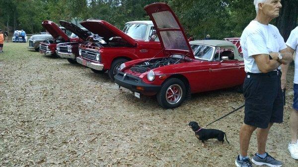 After Eddie's wrap of my exhaust pipe I drove to the Appling car show.  The truck guys were impressed that I used the same insulation.