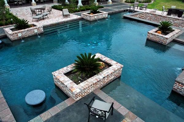 Swimming pool built by Bob's Pool Company in Beaumont Texas