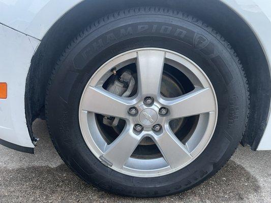 Wheel of a Chevy Cruze (after)