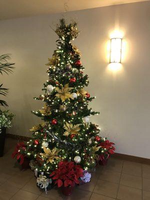 Decorated Holiday Tree in Folsom CA lobby