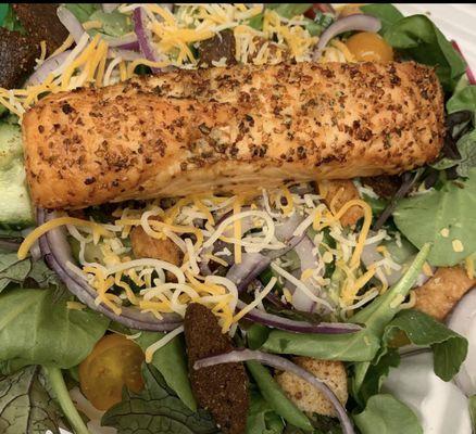 Grilled Salmon Salad