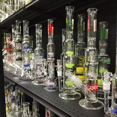 LARGE COLLECTION ON HBG_GLASS ART