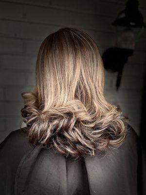 Beautiful highlights by _Luz @Mi Pelo Hair Salon