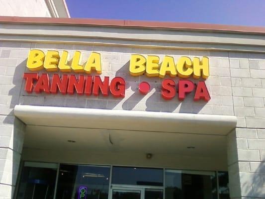 Bella Beach offers a relaxing environment of Tanning and Spa Services that allows customers to achieve the color they deserve!