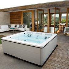 Bullfrog Spas. Hot tubs Perfected.