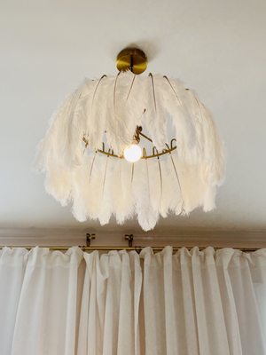 How much do we love this feather lamp?!