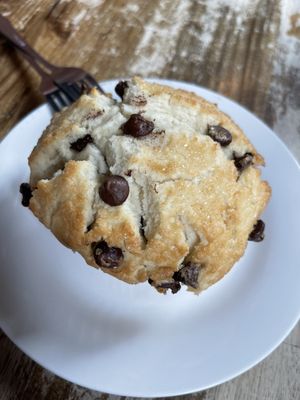 Chocolate chip Muffin